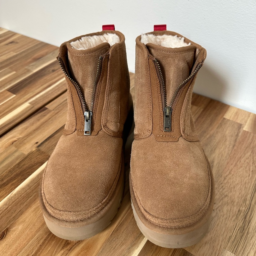 Ugg Women's Neumel Platform Zip Boot